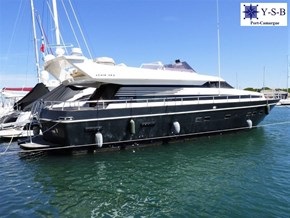 Yacht Service : vente de CANTIERI DI PISA AKHIR 20 S spécialiste de Bateaux Moteurs