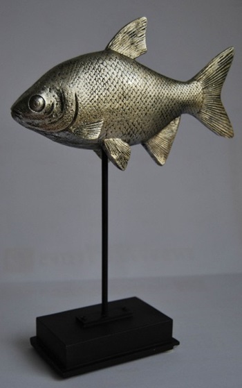 Rotangle sur Socle - Sculpture Poisson