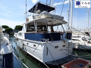 Yacht Service : vente de HATTERAS 58 MOTORYACHT spécialiste de Bateaux Moteurs