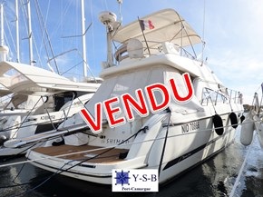 Yacht Service : vente de CRANCHI 50 ATLANTIQUE spécialiste de Bateaux Moteurs