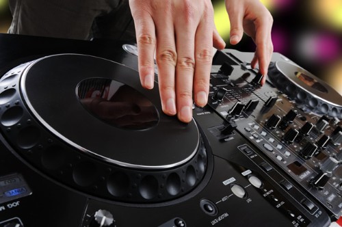 6 accessoires indispensables pour devenir DJ - Musique